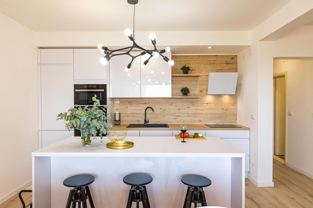 Apartmani Ana Kaštela Kültér fotó